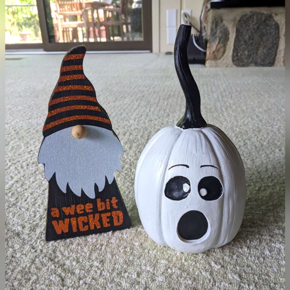 Set of two Halloween decor